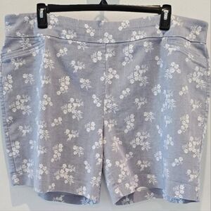 Croft & Barrow Women's Floral Print Shorts - Soft Blue and White